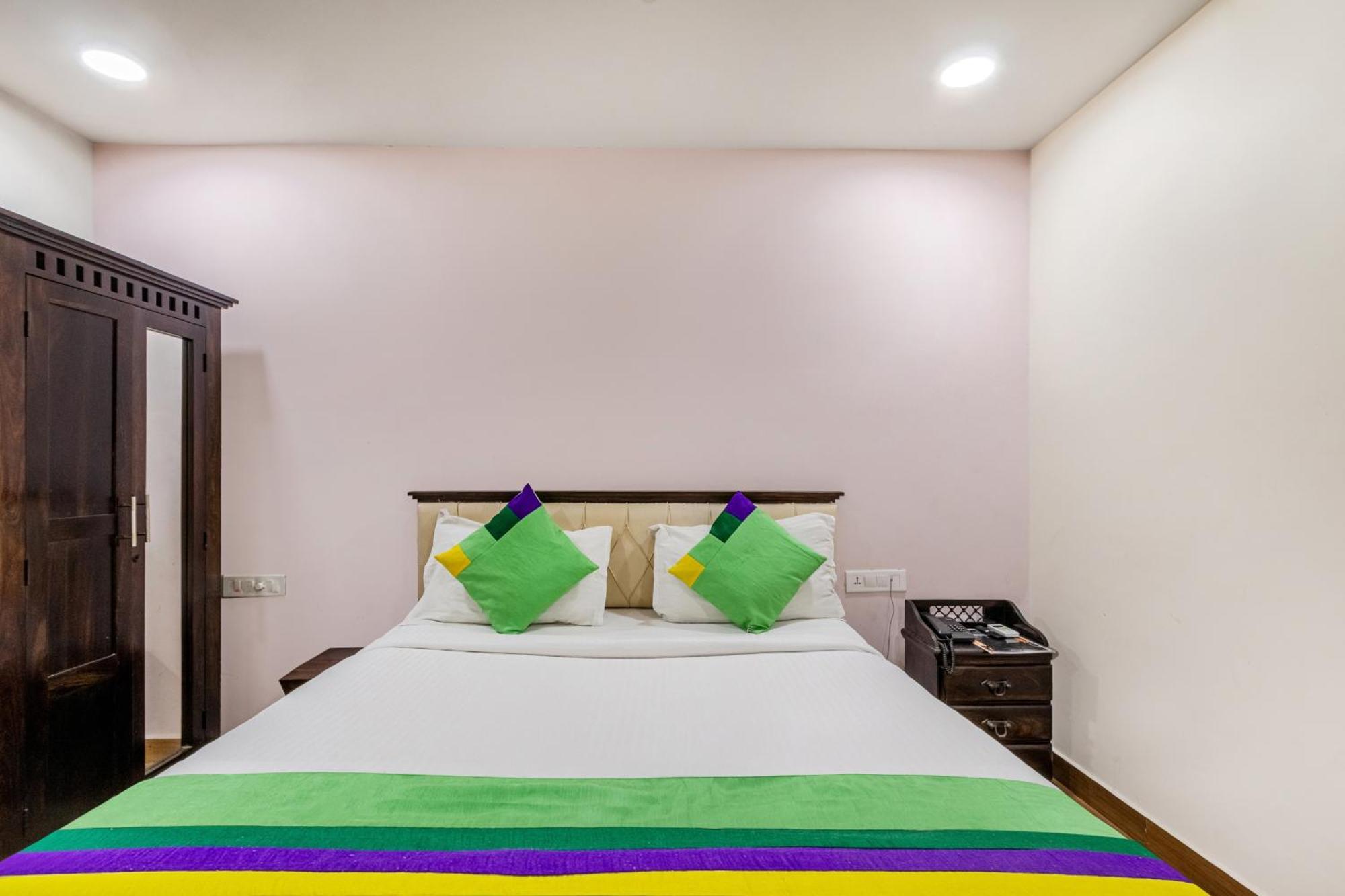Hotel Treebo Purple Square