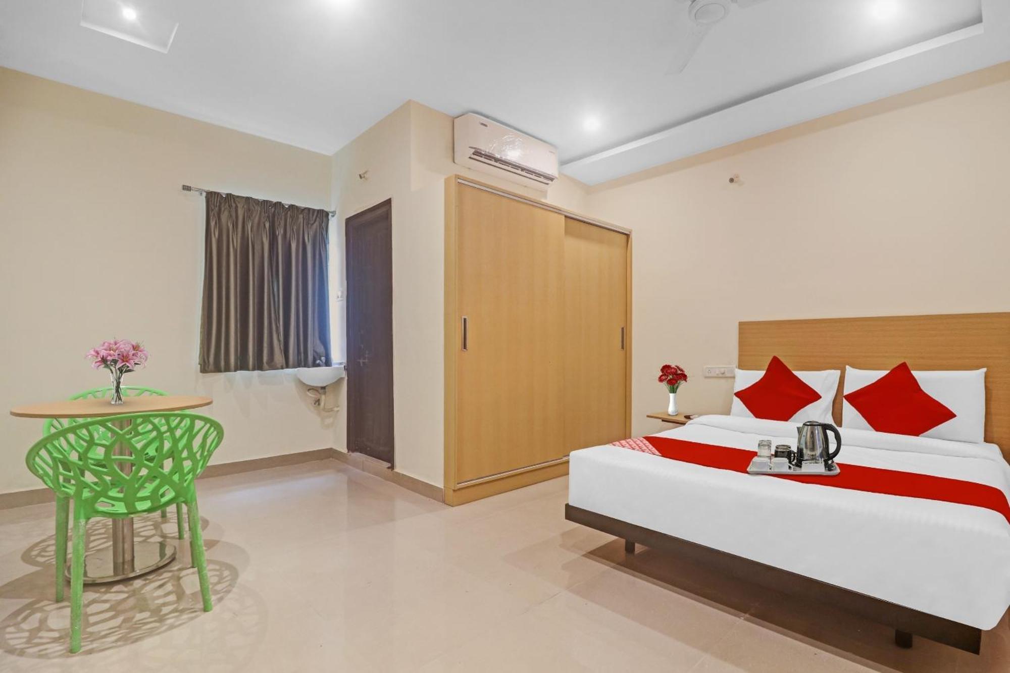 Super O Hills Luxury Hotel