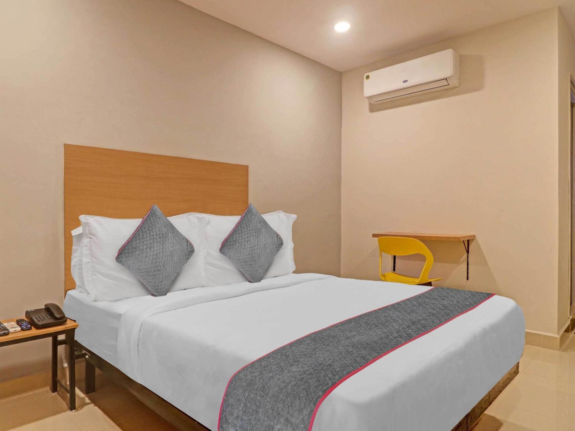 Super Townhouse White Ridge Kphb Opp Jntu Hotel Hyderabad
