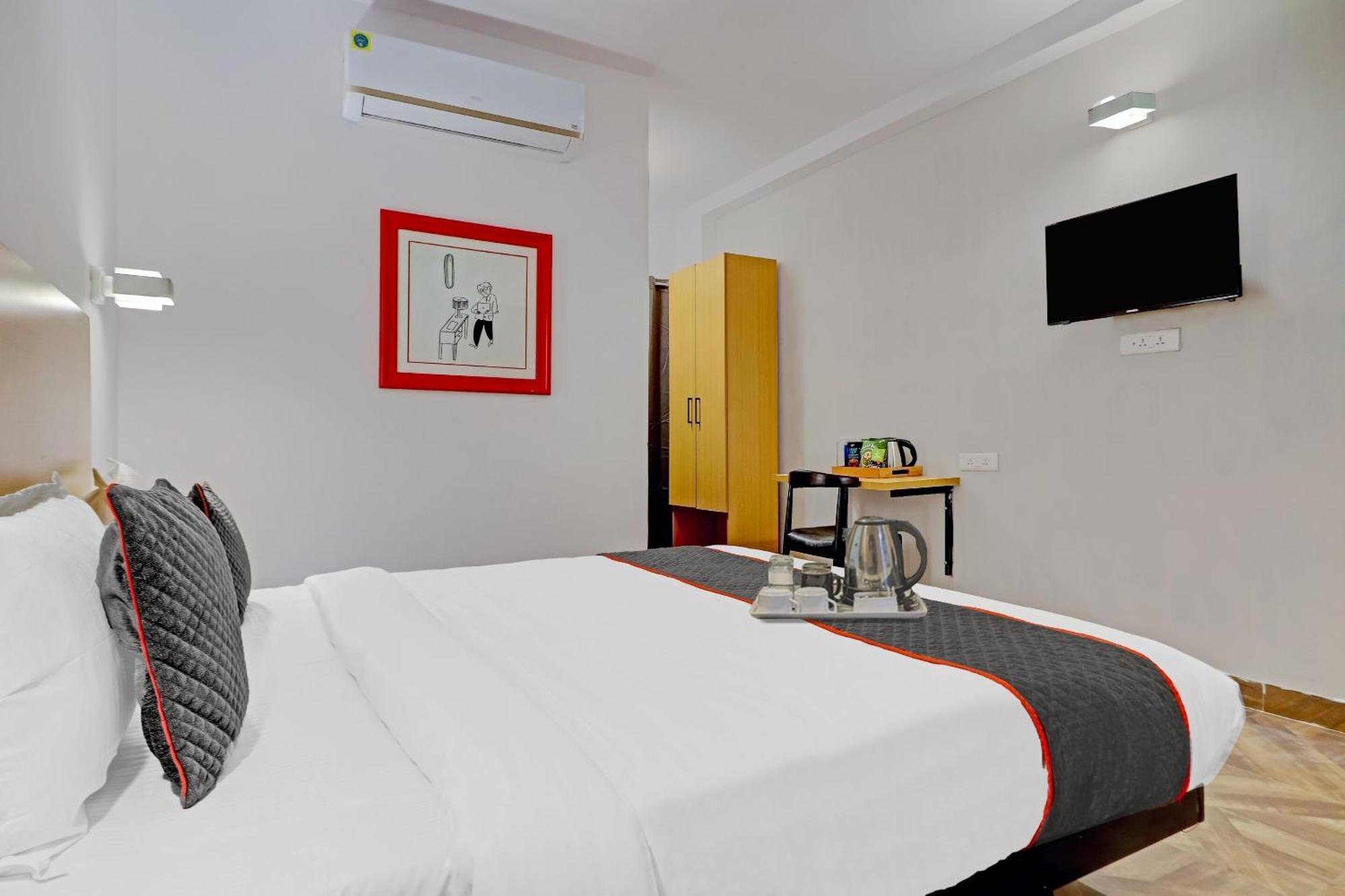 Townhouse S R Nagar Near