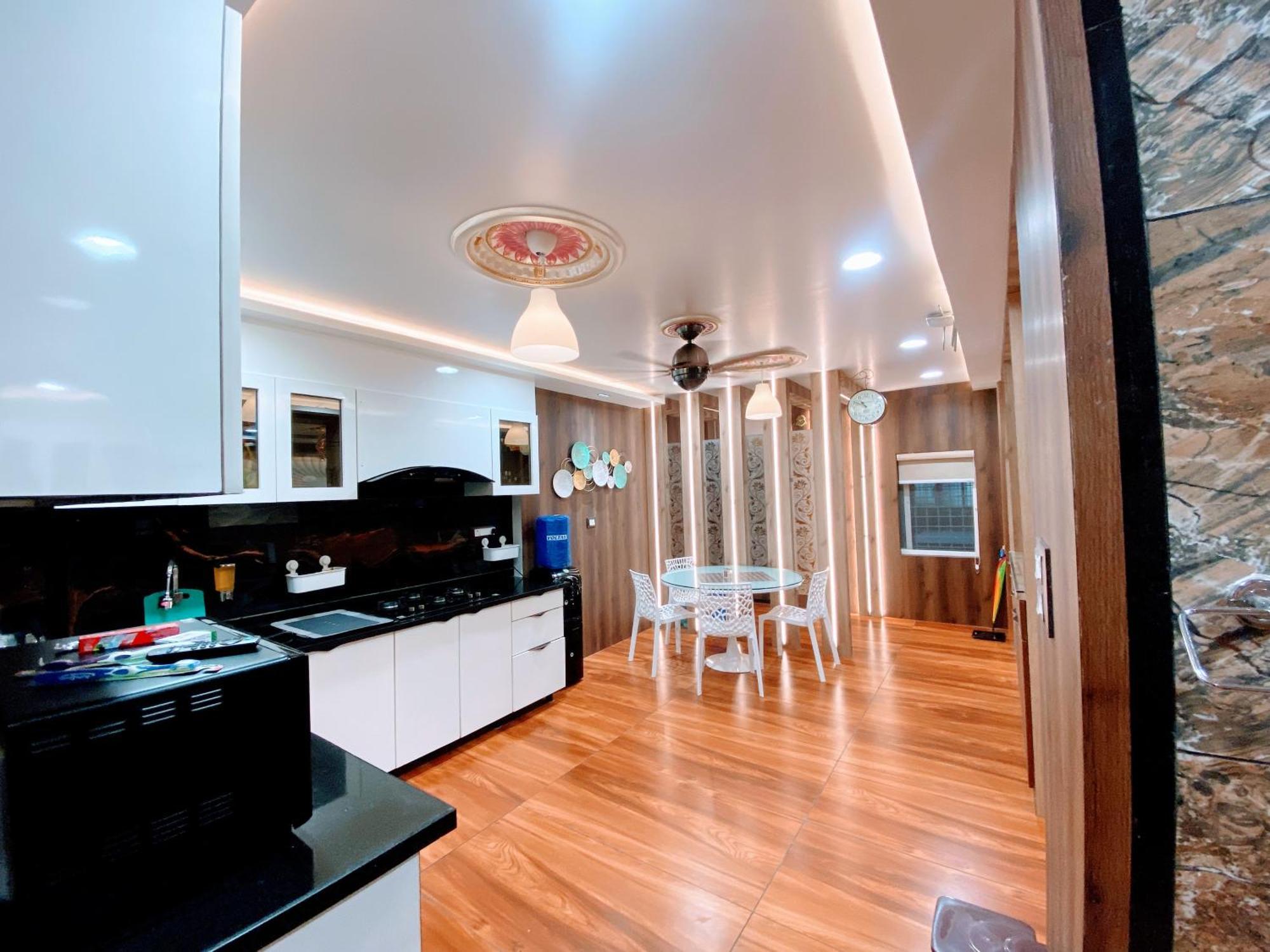 Bms - 2 Bhk Lux Ac Only For Family's