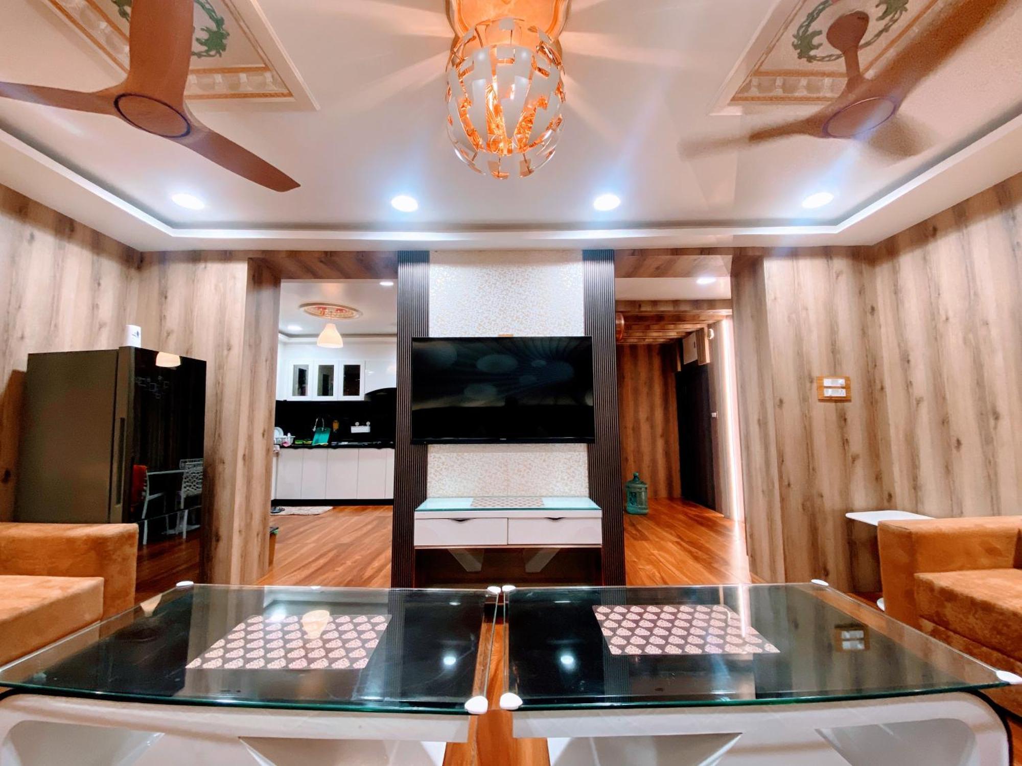 Bms - 2 Bhk Lux Ac Only For Family's Apartment Hyderabad