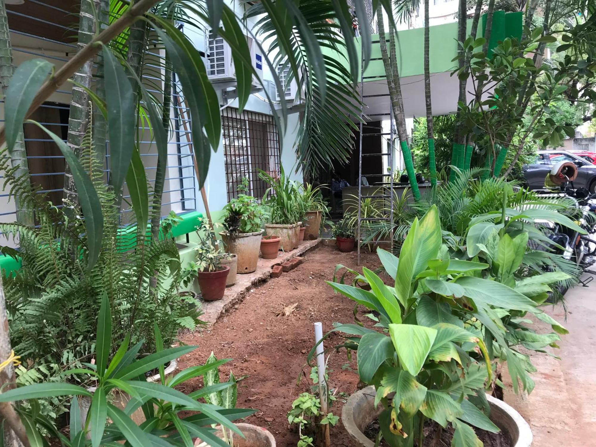 Apartment Bms - 2 Bhk Lux Ac Only For Family's Hyderabad