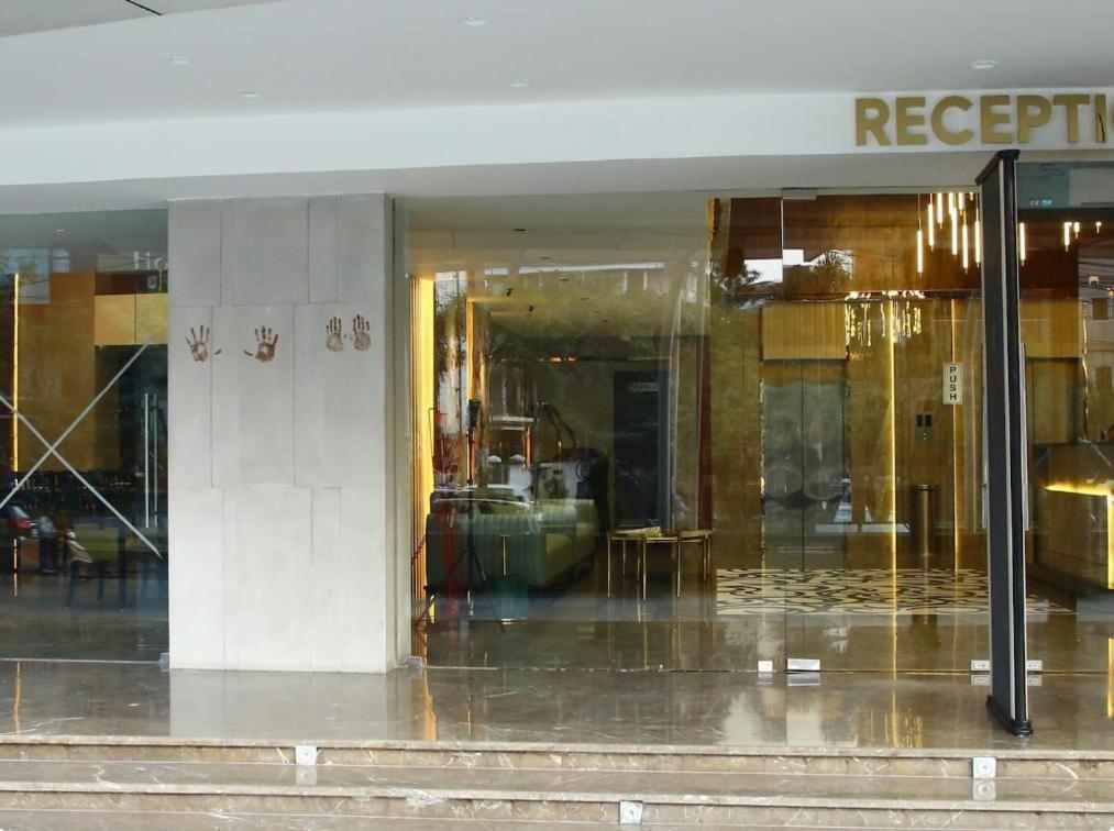 The Svm Hotel: Lavish Buffet Breakfast Included Hotel