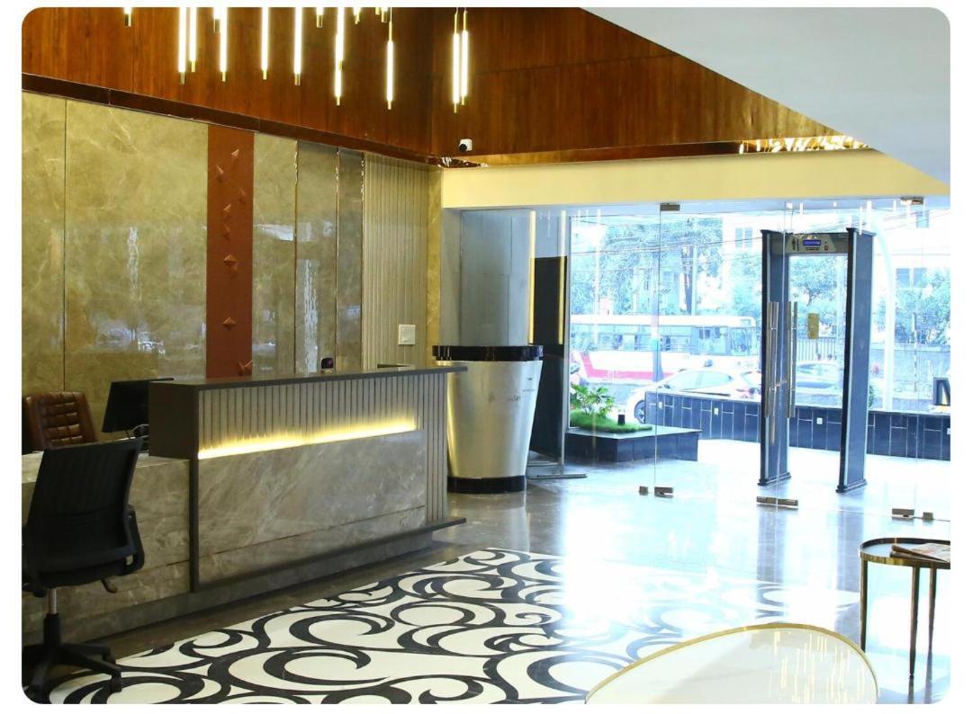 The Svm Hotel: Lavish Buffet Breakfast Included