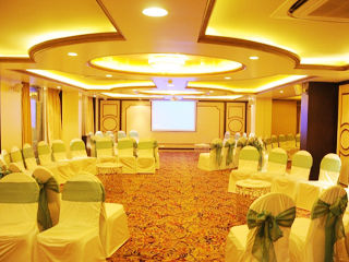 Royal Reve Hotel 3*