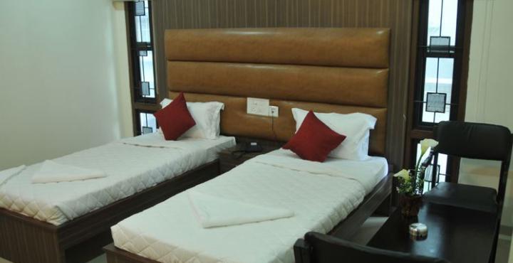 The Crown 3* Hyderabad