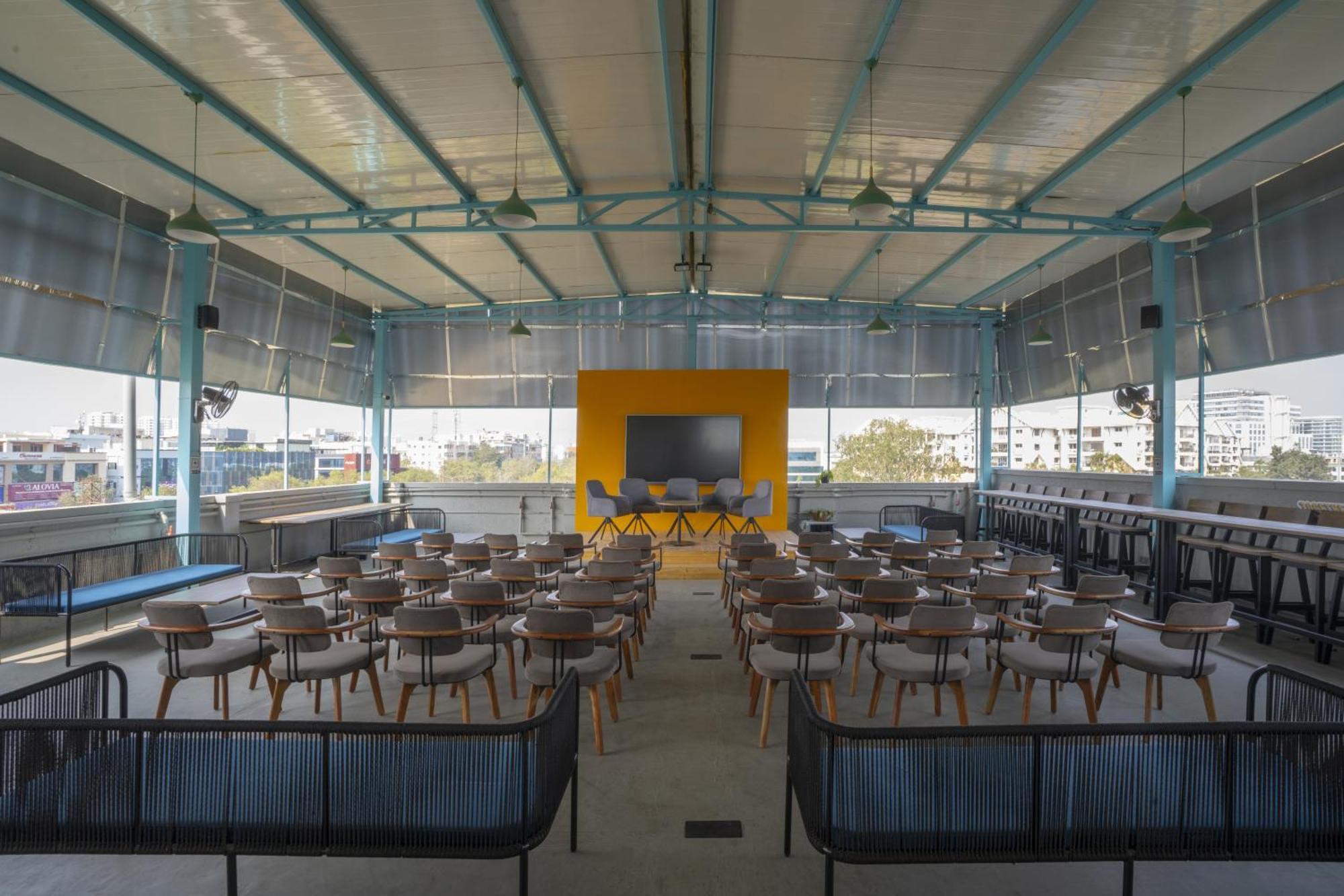 Draper Startup House For Entrepreneurs Hostel *