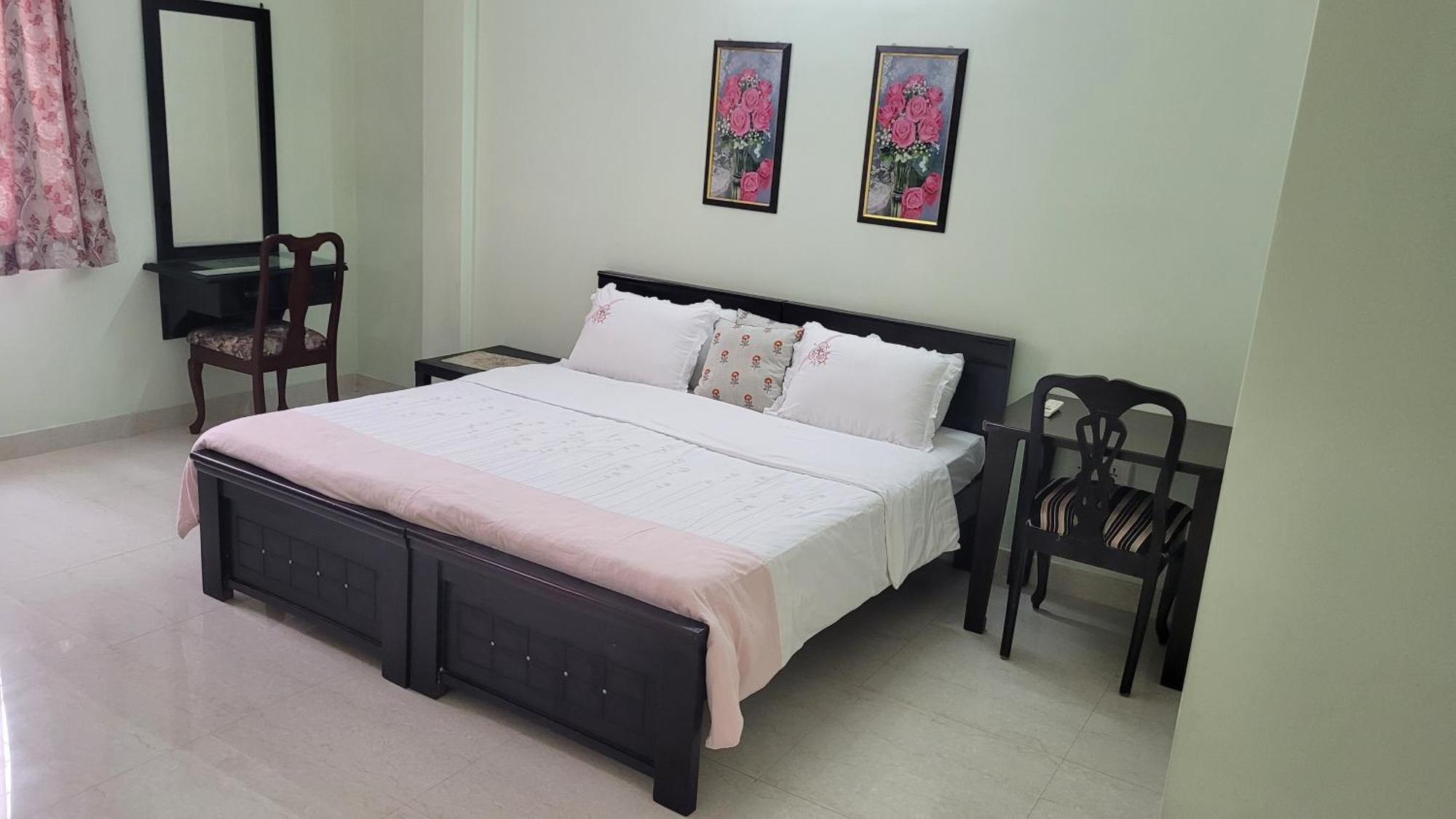 Vazeer Residency Apartment