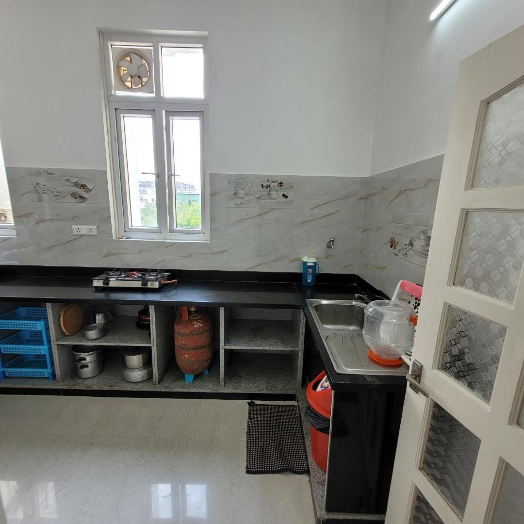 Vazeer Residency Apartment *