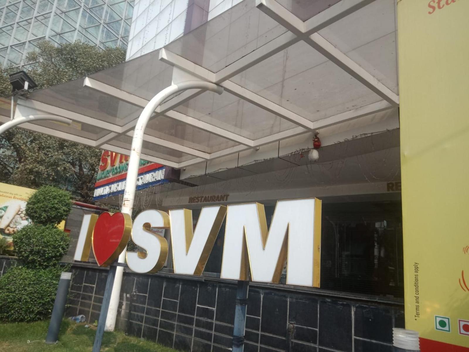 Svm Pride Banjara-hot Live Counter-road View Stay- Free Lavish Buffet Breakfast-18 Percent Off In Restaurant Food Order Hotel Hyderabad