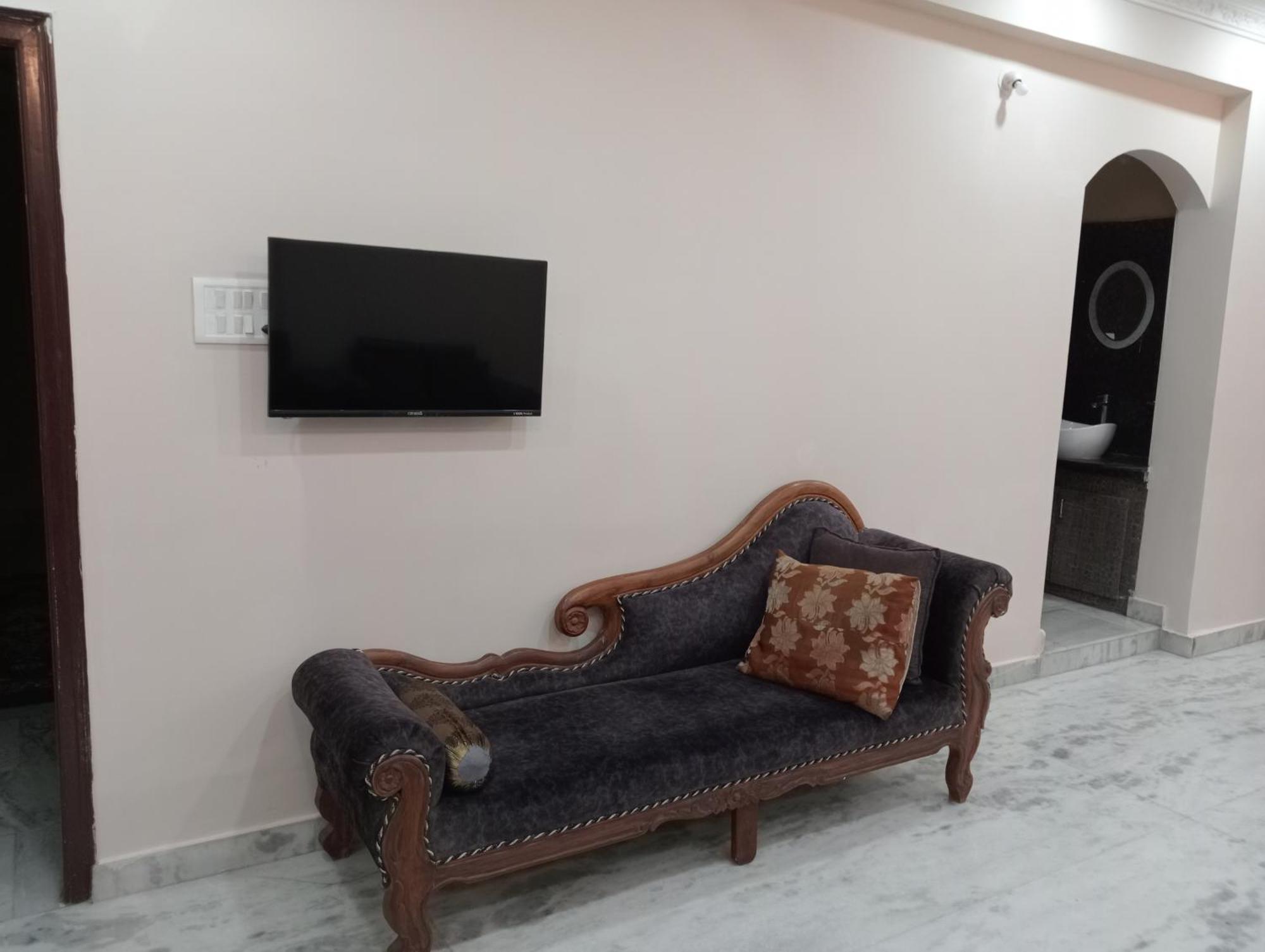2-bedroom Elegant And Spacious Ac Only For Families, Prime Location, Just 100m From Main Road! *
