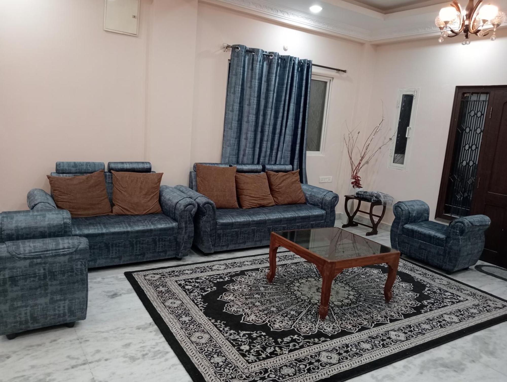2-bedroom Elegant And Spacious Ac Only For Families, Prime Location, Just 100m From Main Road! Apartamento Hyderabad