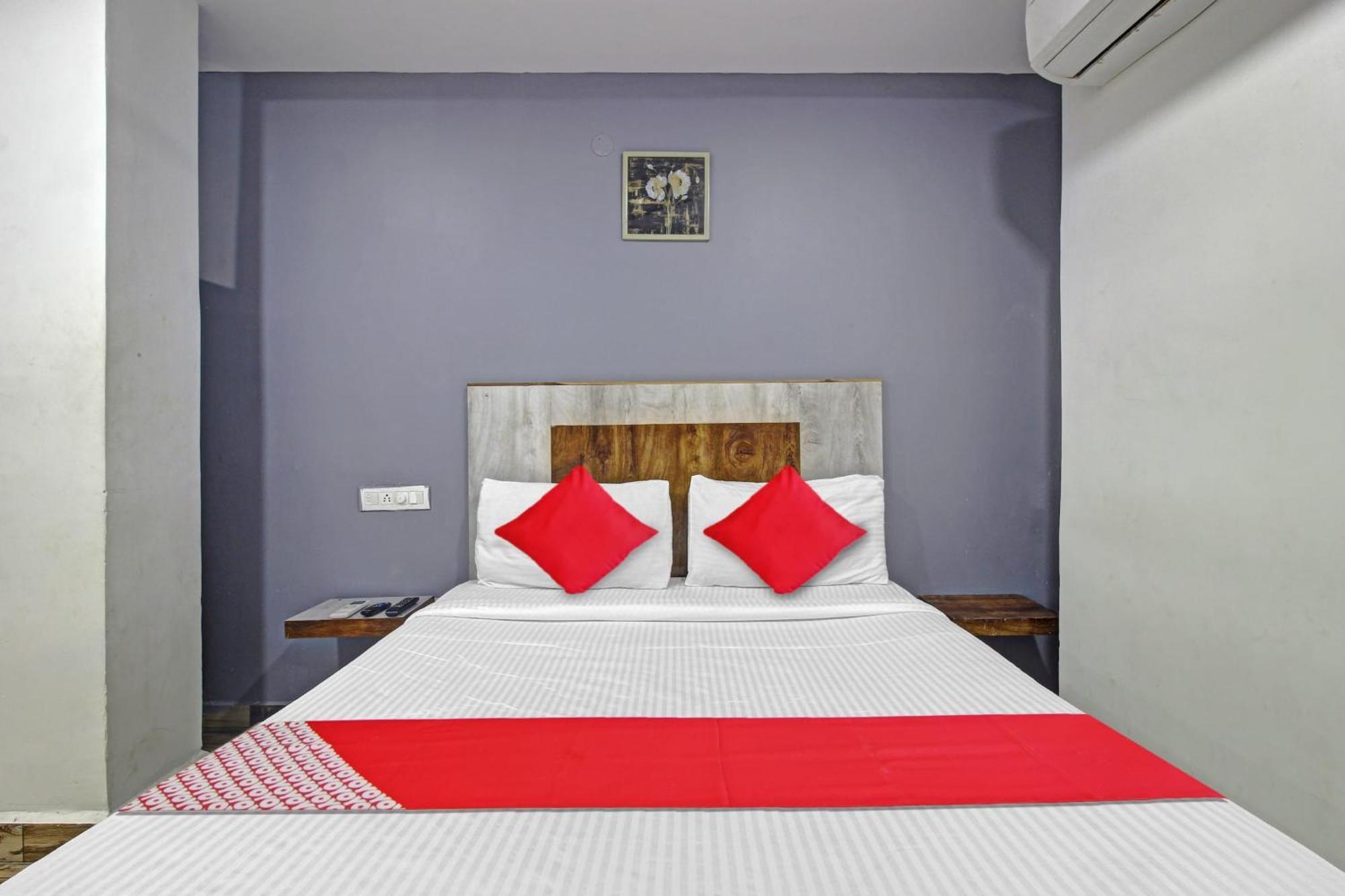 Hotel Super O Sri Sai Regency 4*