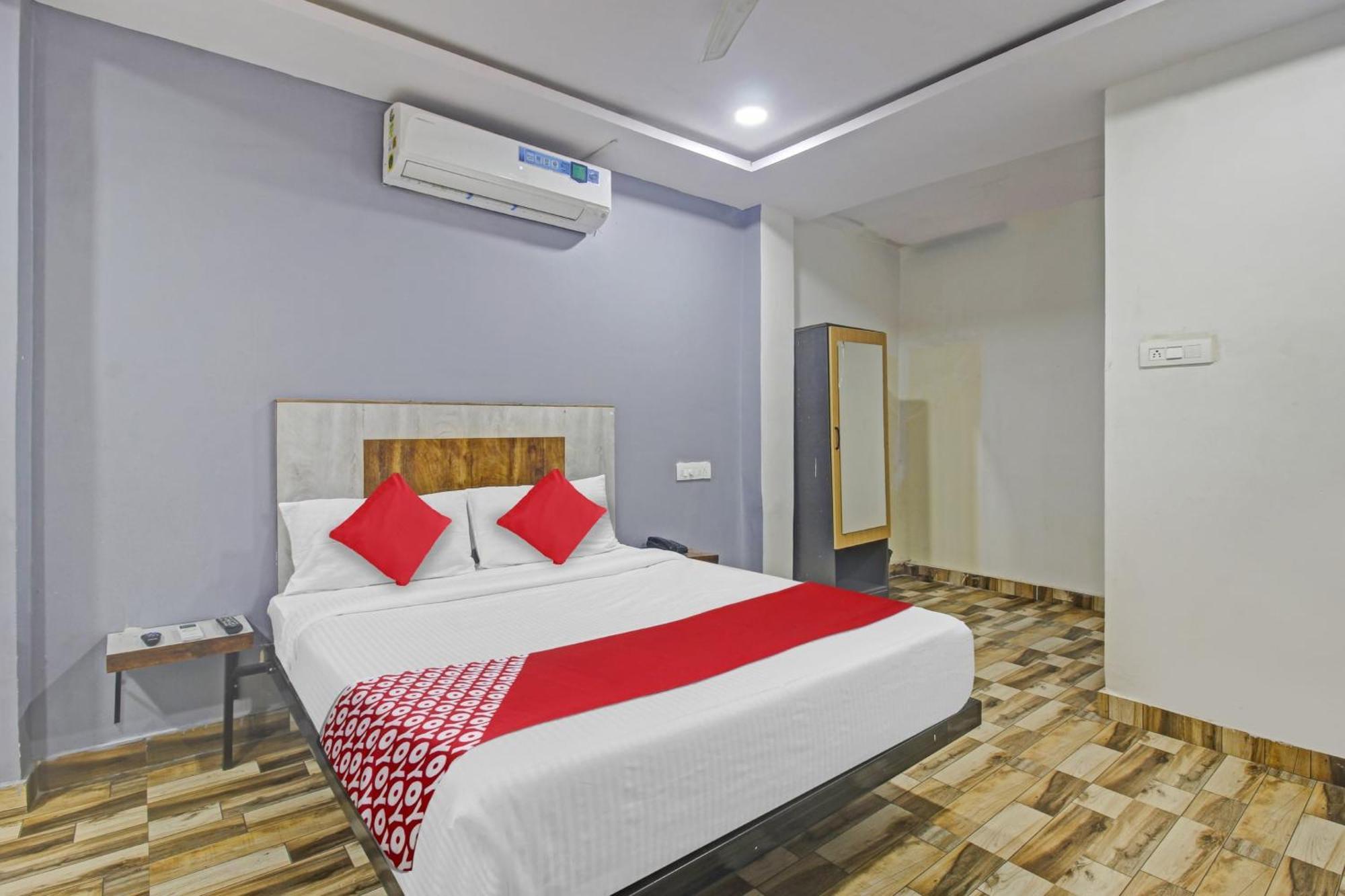 Super O Sri Sai Regency Hotel