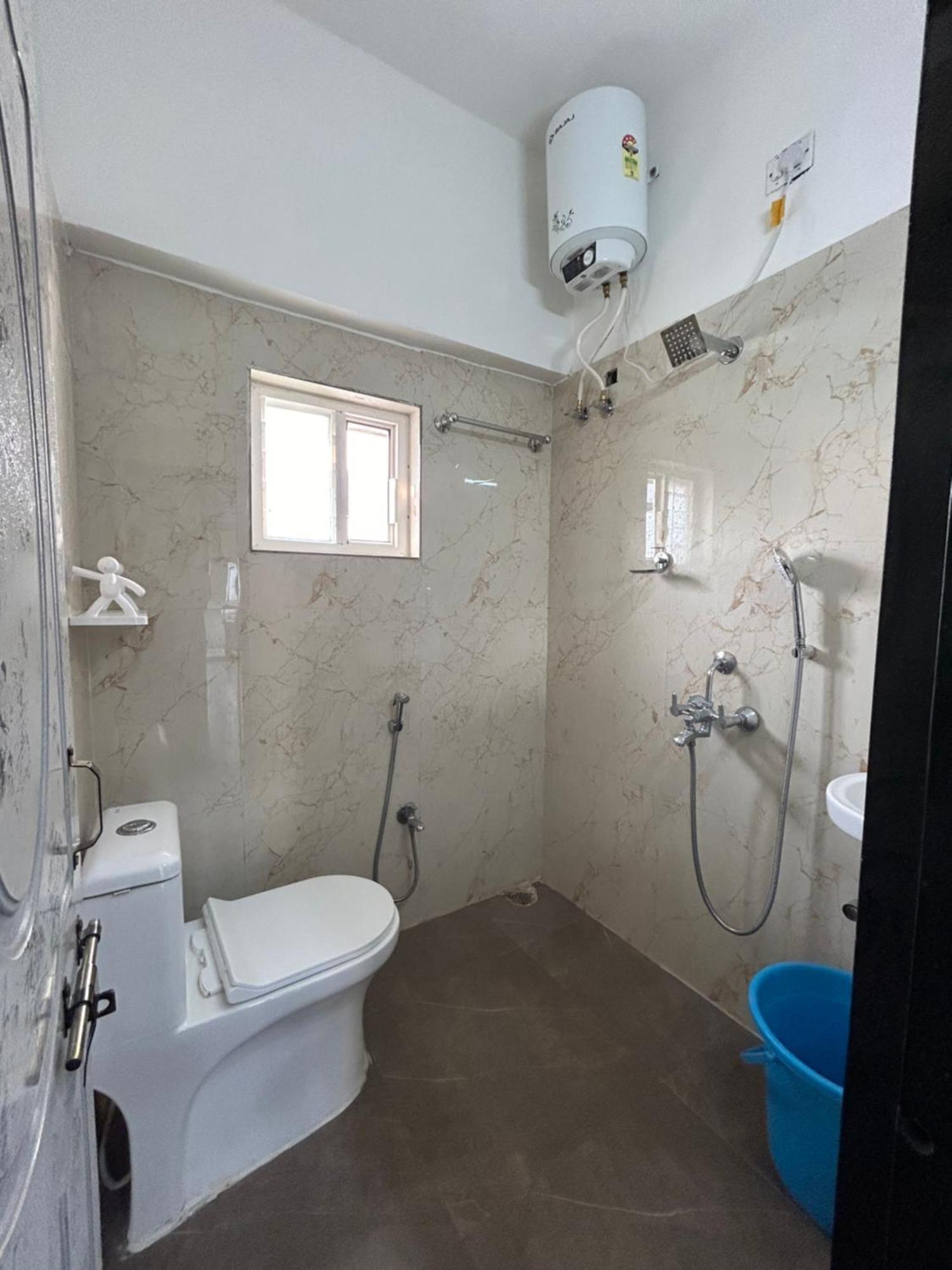 Guhan Homestay- 2bhk Serviced - Full Furnished & Full Kitchen, Wifi & Balcony *
