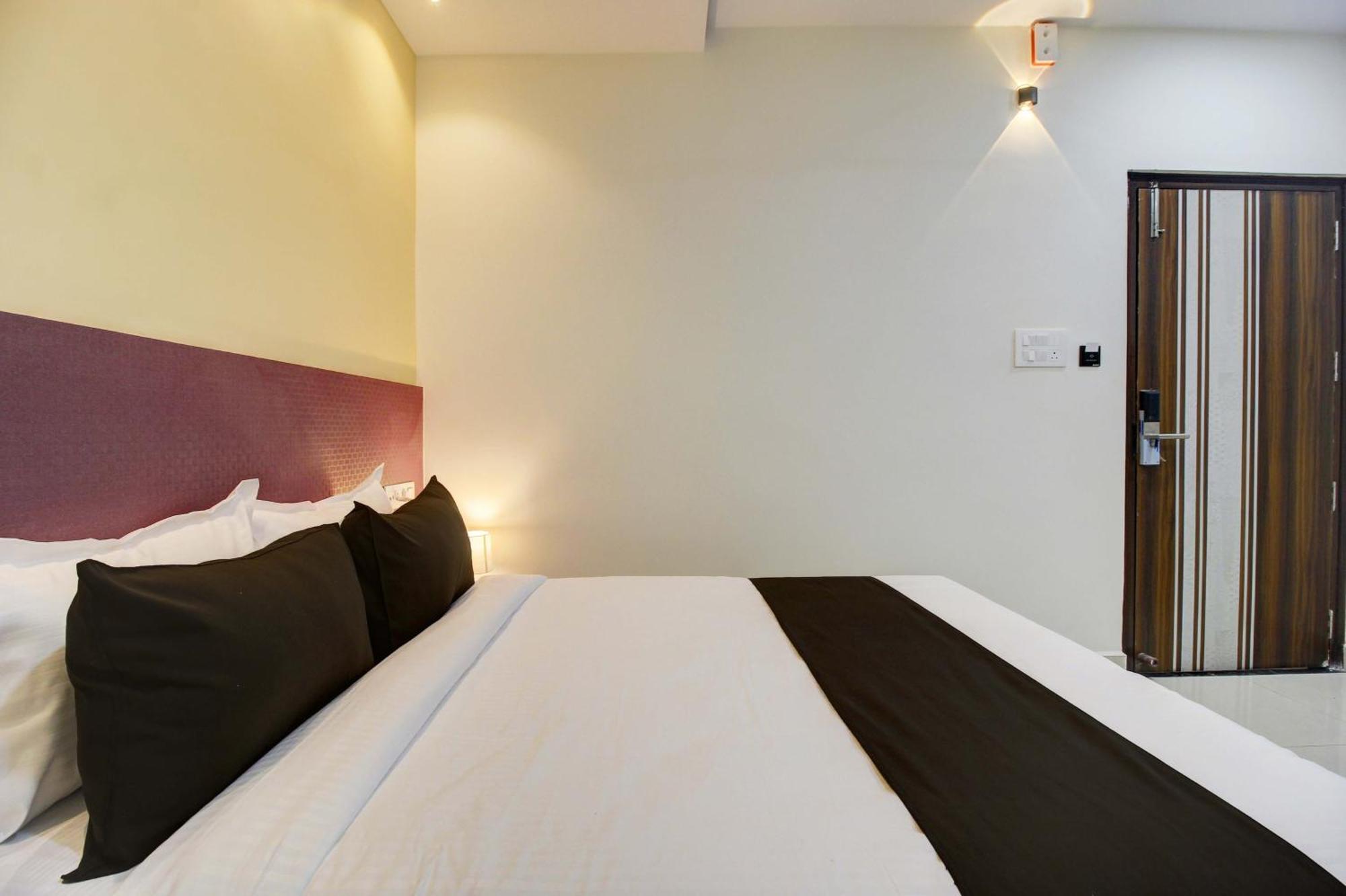 Igloos Hotel 3*