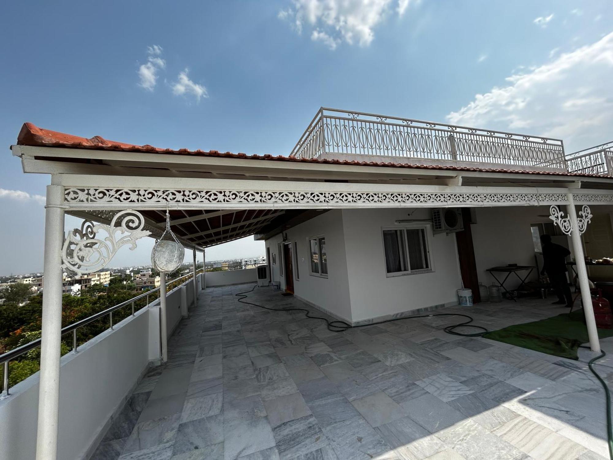 Luxury 3 Bedroom 3 Bathroom Penthouse Guest house *