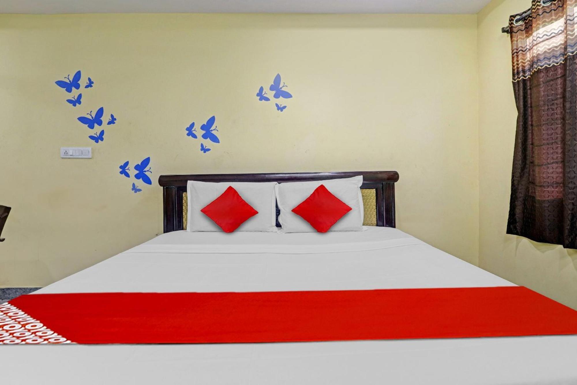 Hotel Oyo Flagship 81051 Sri Sai Manikanta Hyderabad