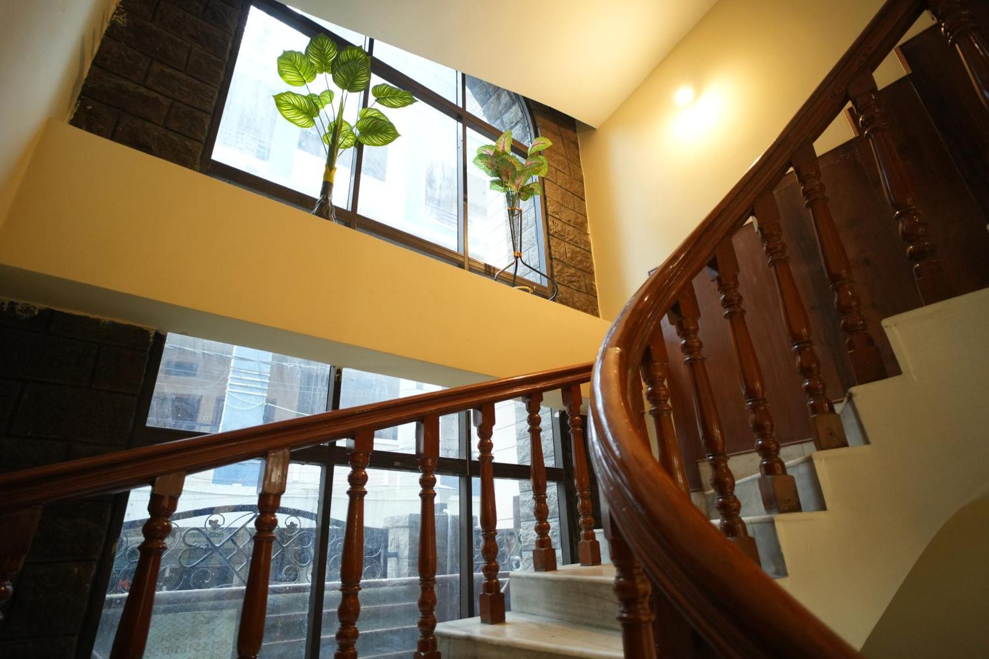 Hotel Kp Suites Metro 3*