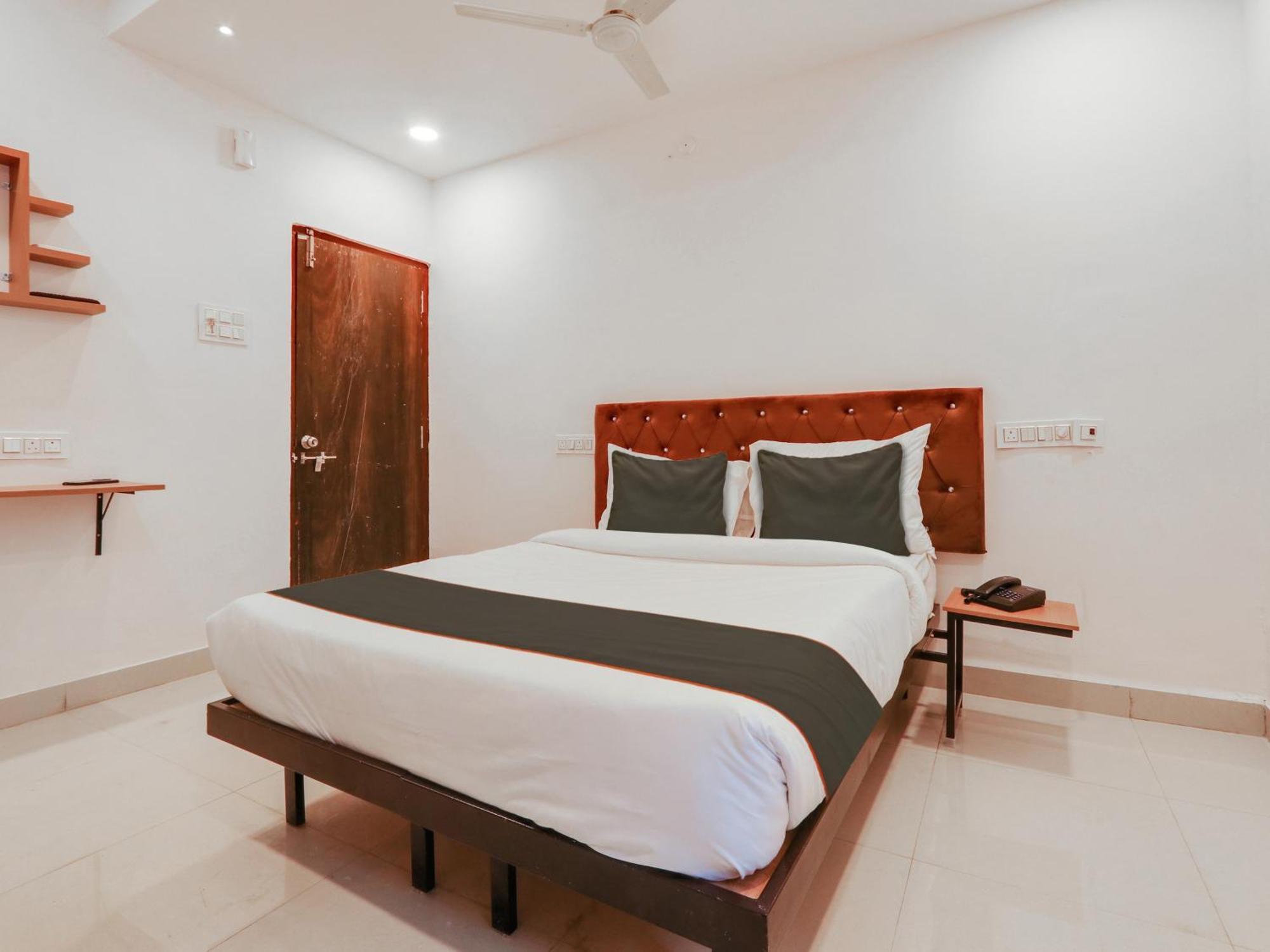 Super Collection O White Ridge Kamineni 4*