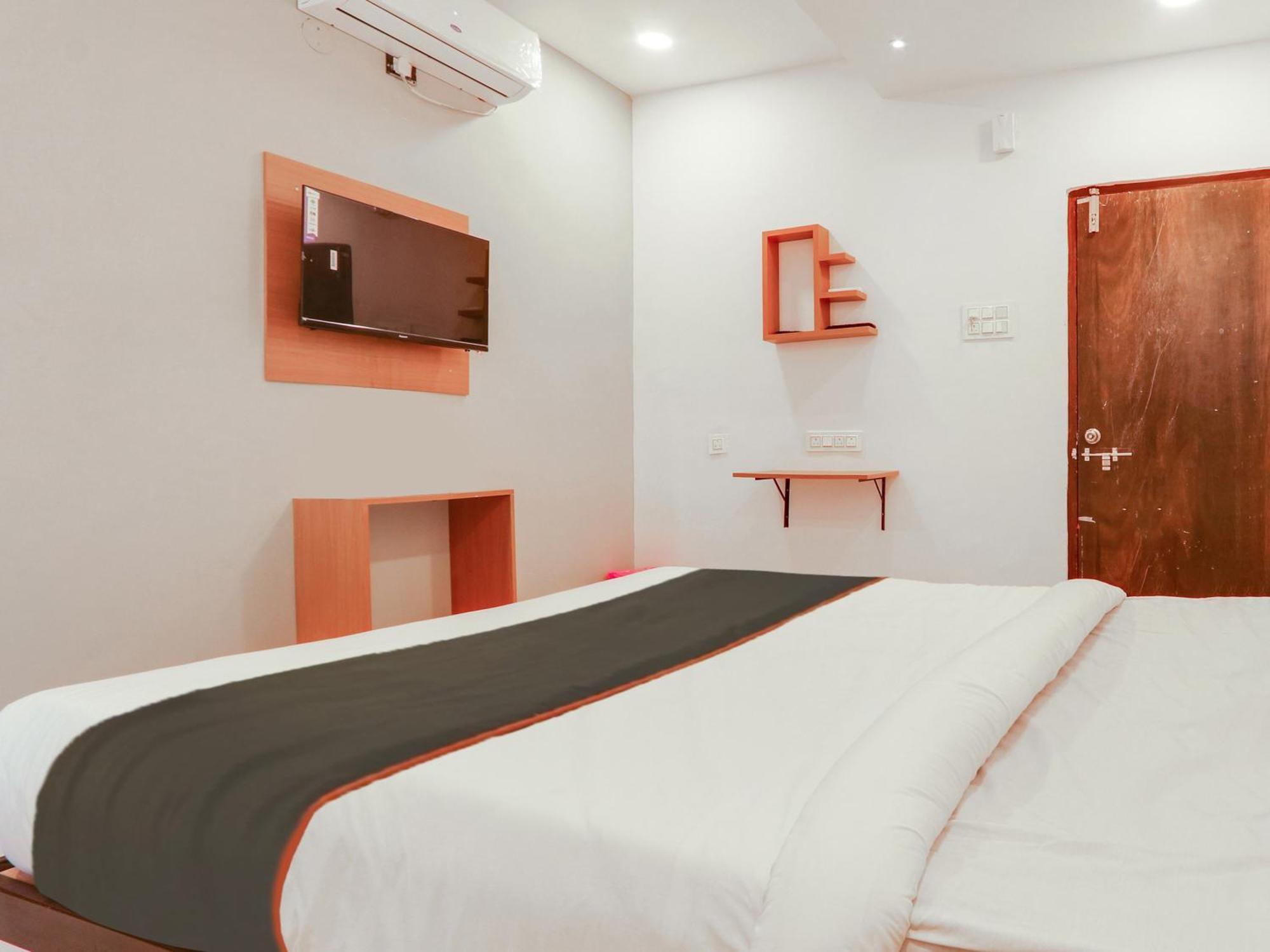 Super Collection O White Ridge Kamineni 4* Hyderabad