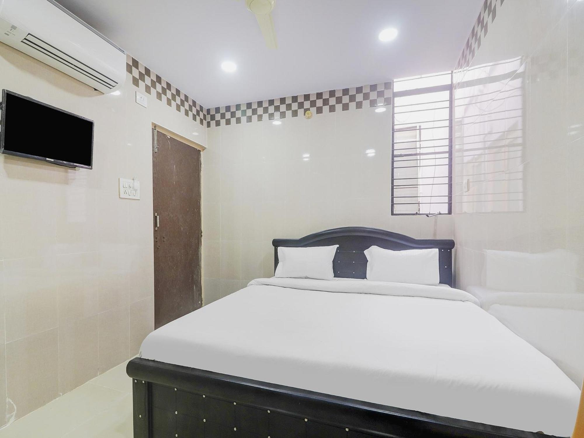 Hotel O Aroma Classic Near Nampally Railway Station 3*