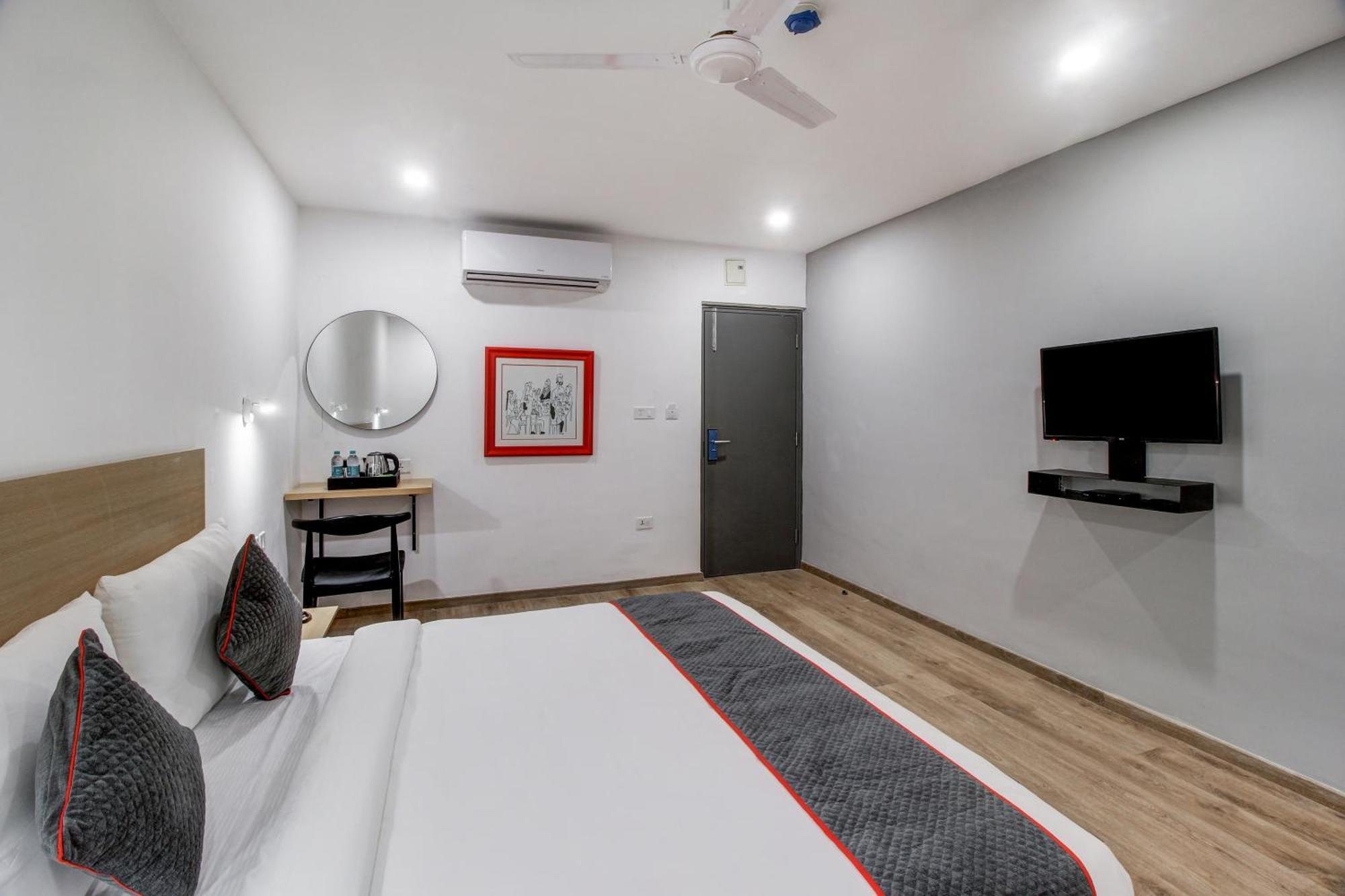 Hotel Super Townhouse Rcc Majestic 397 Lb Nagar