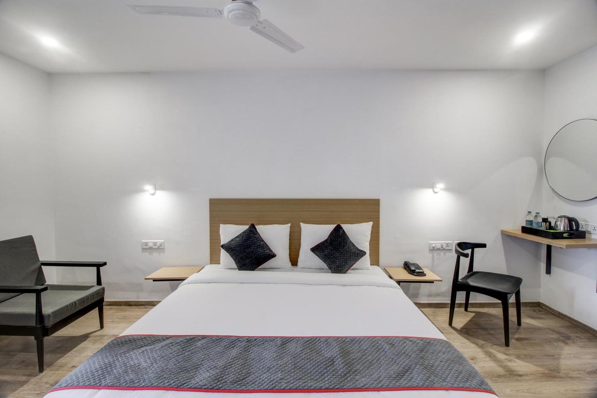 Super Townhouse Rcc Majestic 397 Lb Nagar 4*