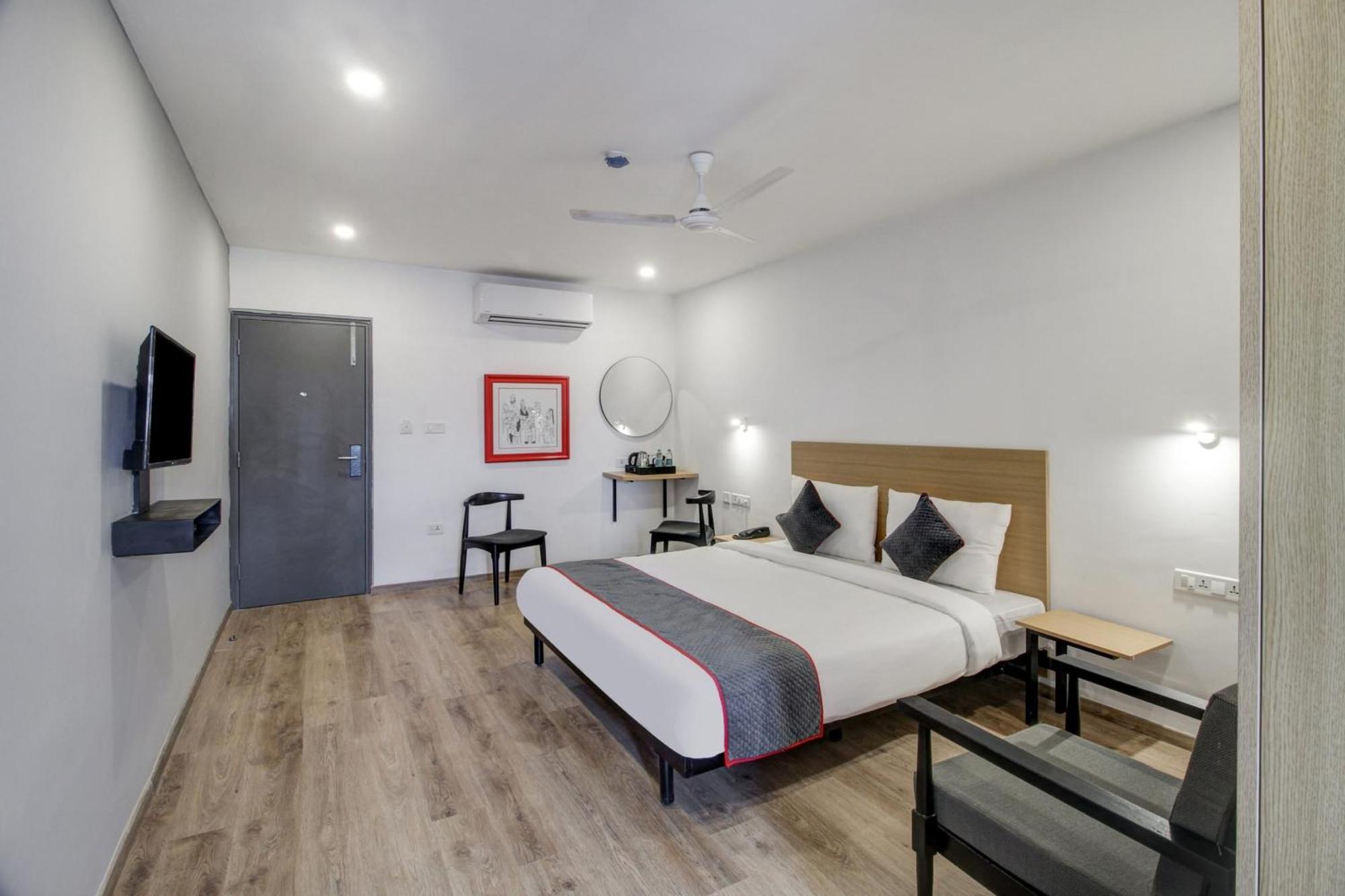 Super Townhouse Rcc Majestic 397 Lb Nagar 4*