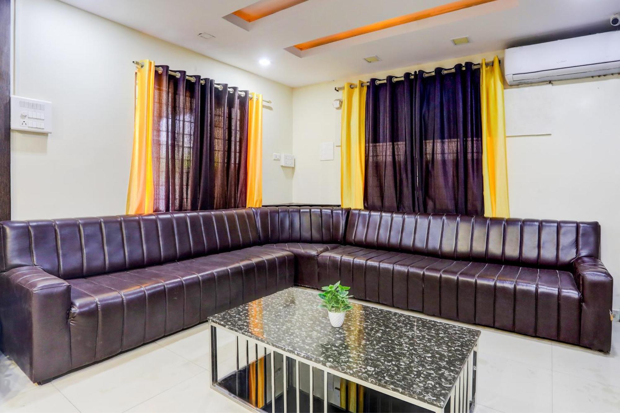 Hotel Flagship Suhana Grand 3*