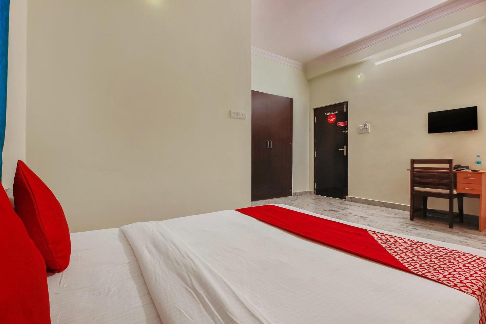 Oyo Flagship Goldhorn Mehdipatnam Near Snt Ann's College Hotel