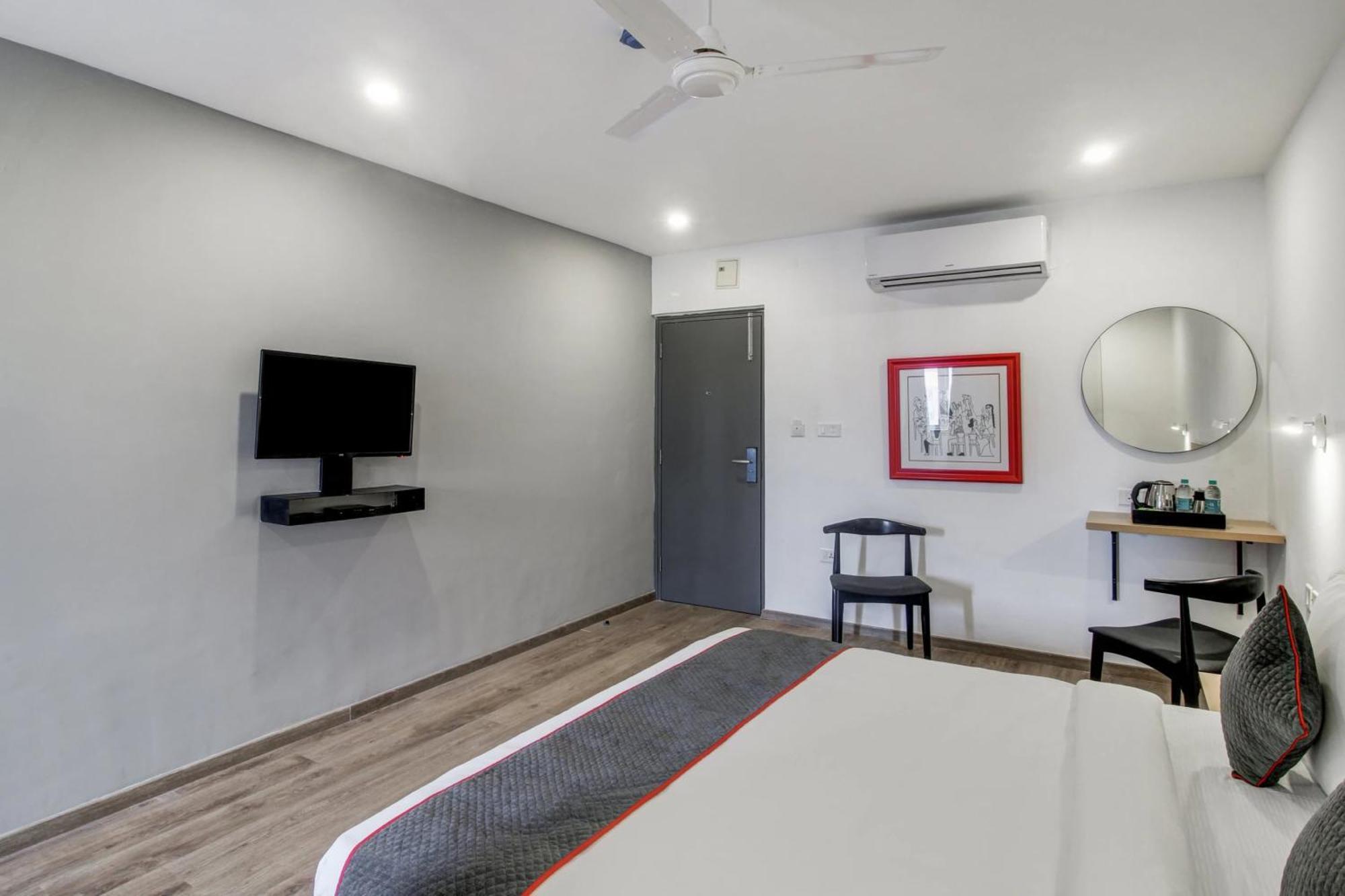 Super Townhouse Rcc Majestic 397 Lb Nagar 4*