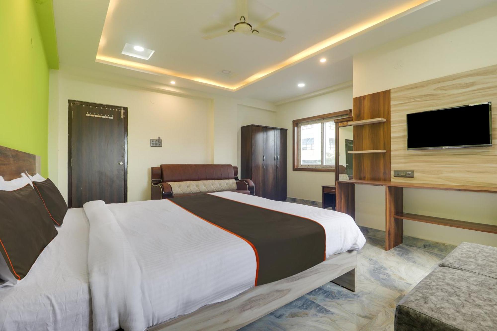 Collection O Sai Poojitha Suites 3*