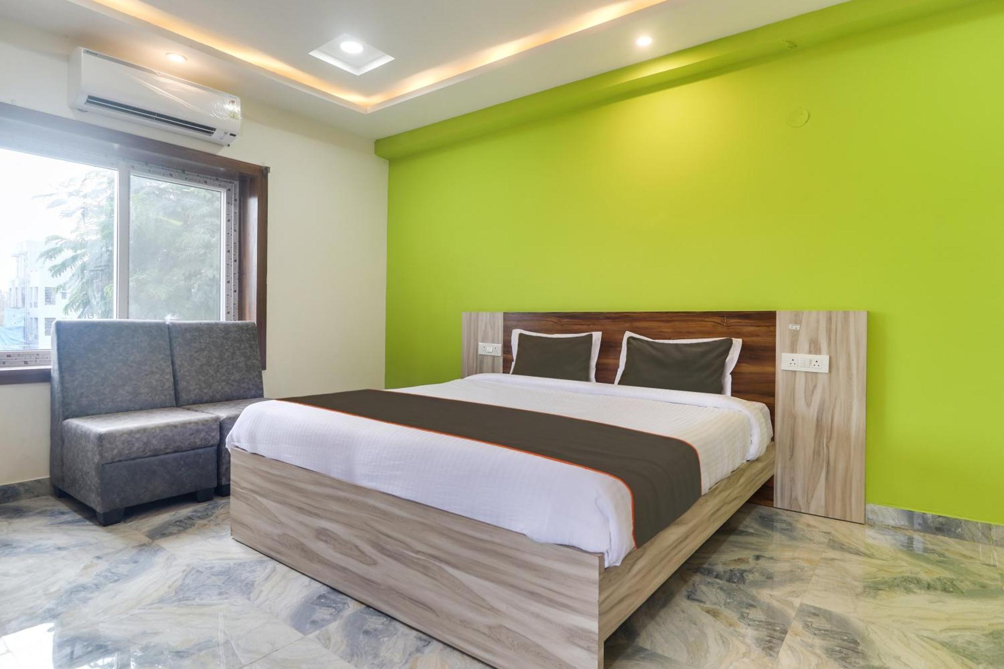 Collection O Sai Poojitha Suites Hotel 3*