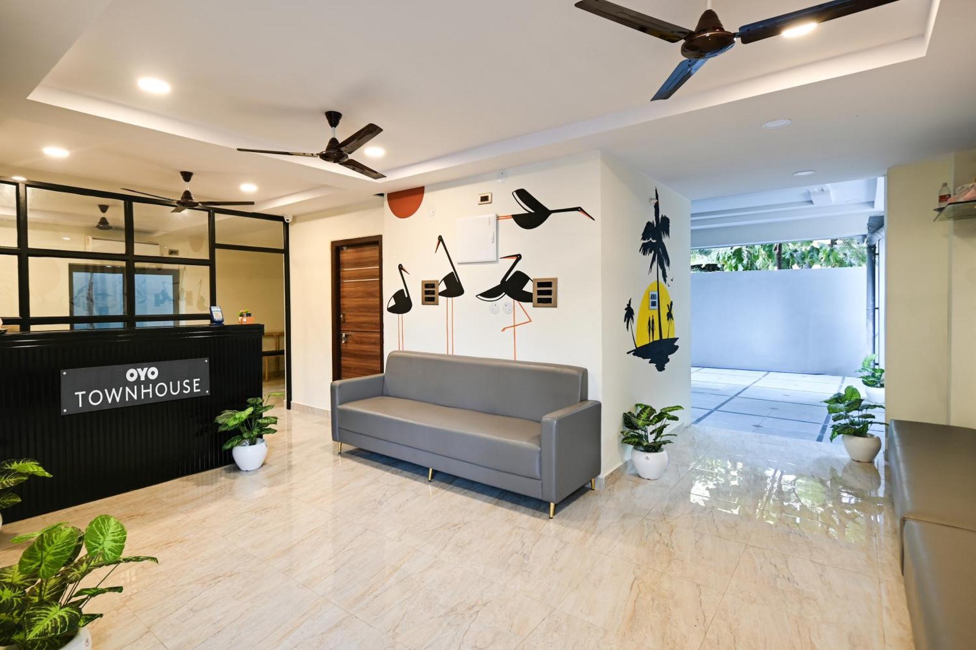 Super Townhouse De Alphabet Karmanghat Hotel