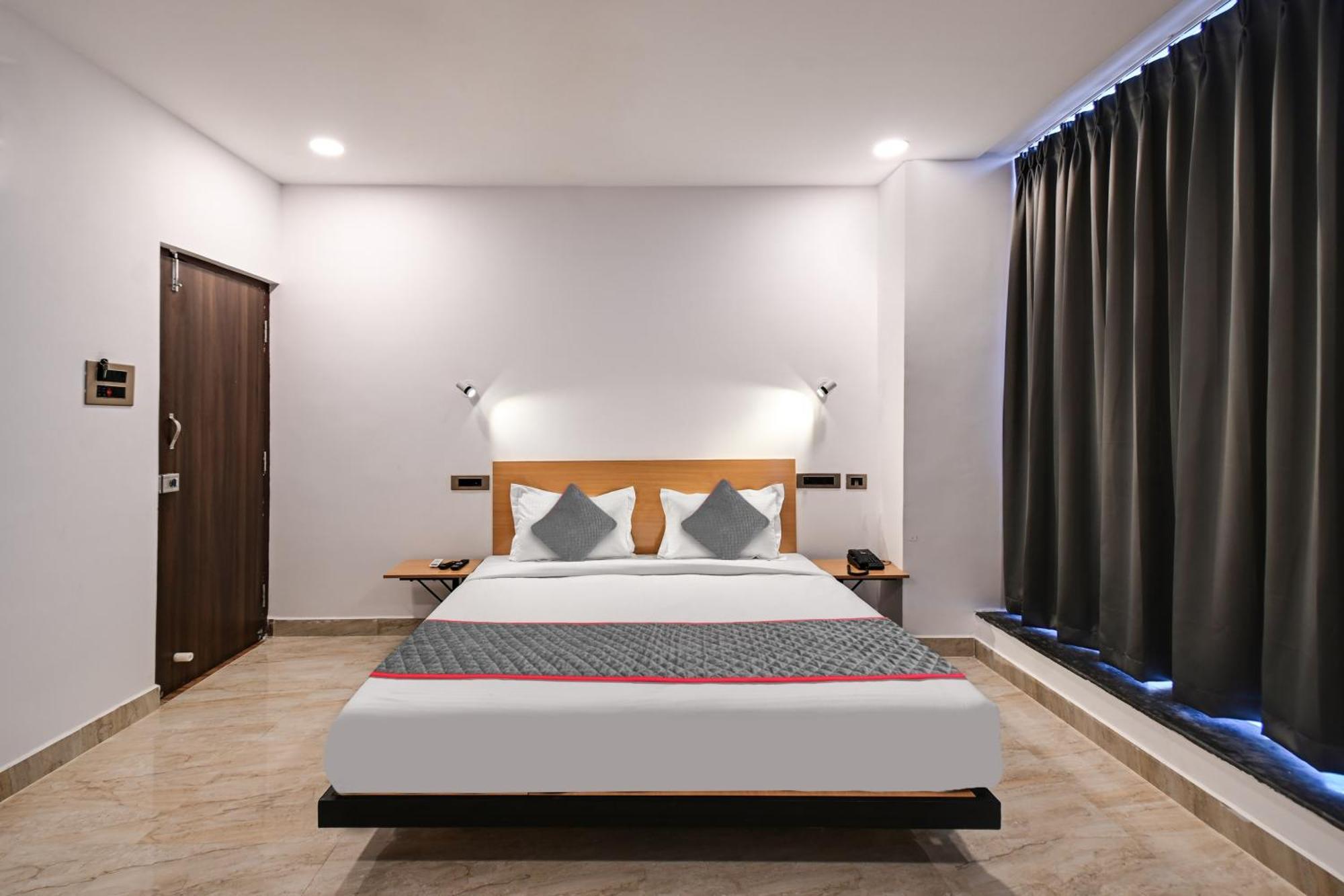 Hotel Super Townhouse De Alphabet Karmanghat