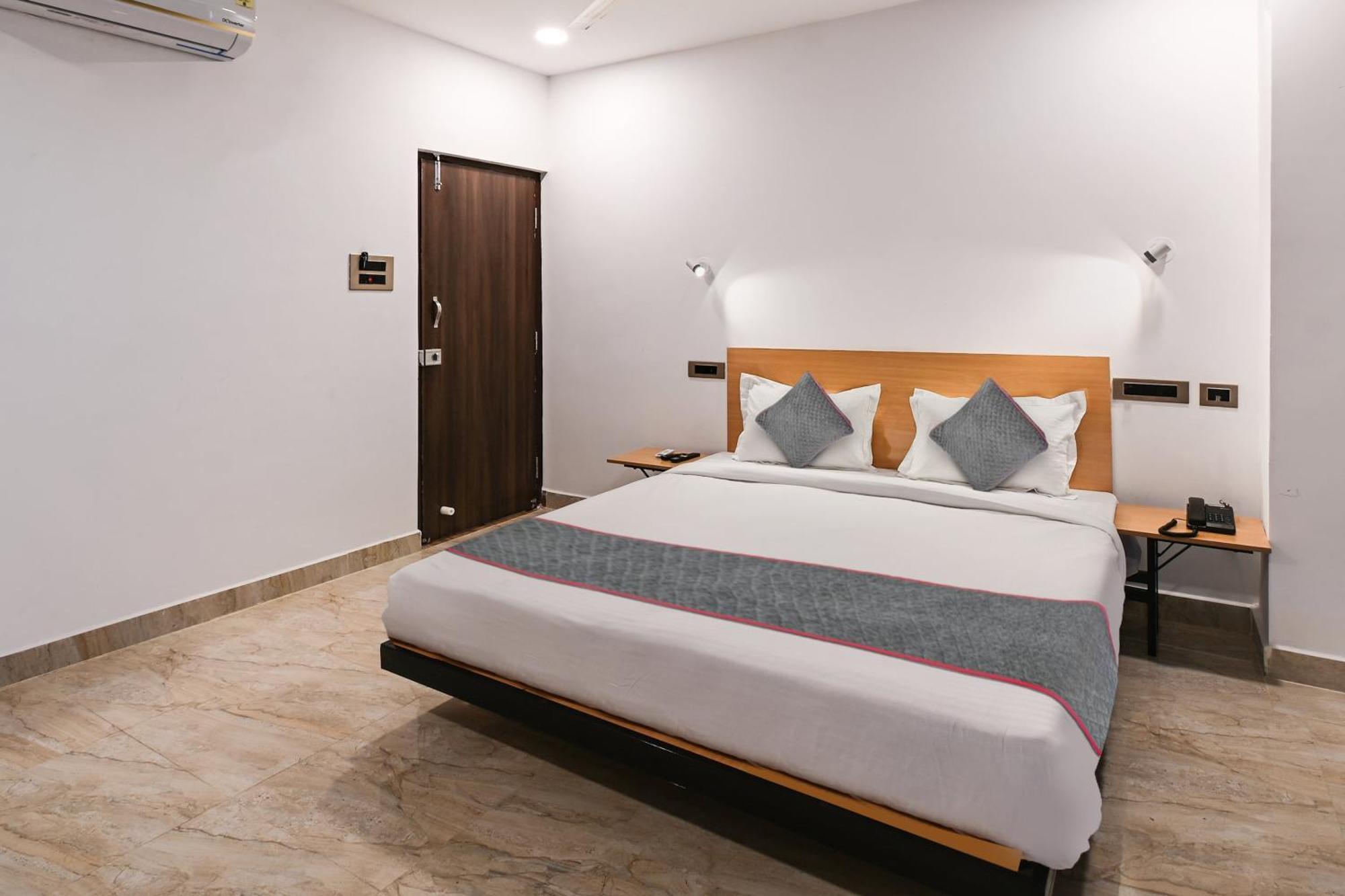 Super Townhouse De Alphabet Karmanghat Hyderabad