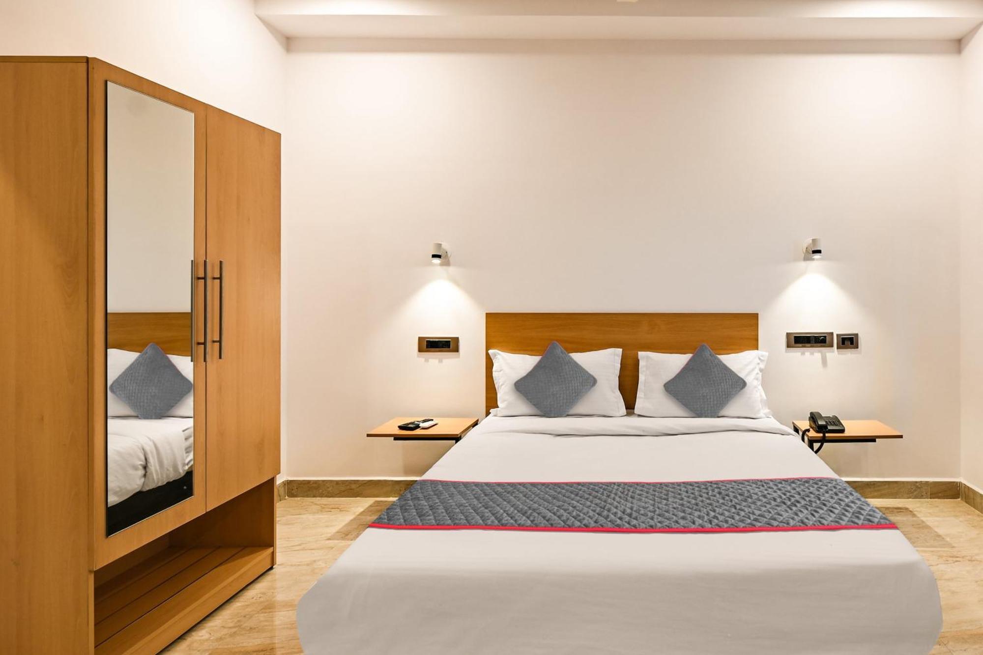 Super Townhouse De Alphabet Karmanghat Hotel 4*