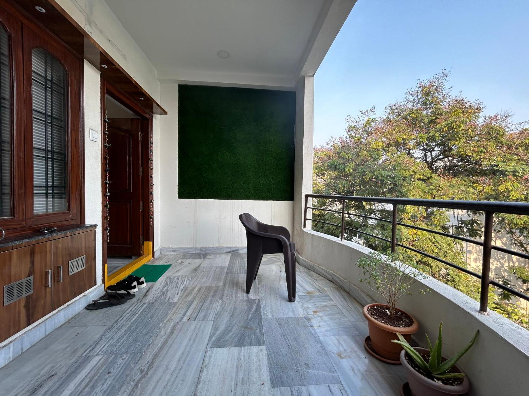 Apartment Guhan Homestay- 2bhk Serviced - Full Furnished & Full Kitchen, Wifi & Balcony *