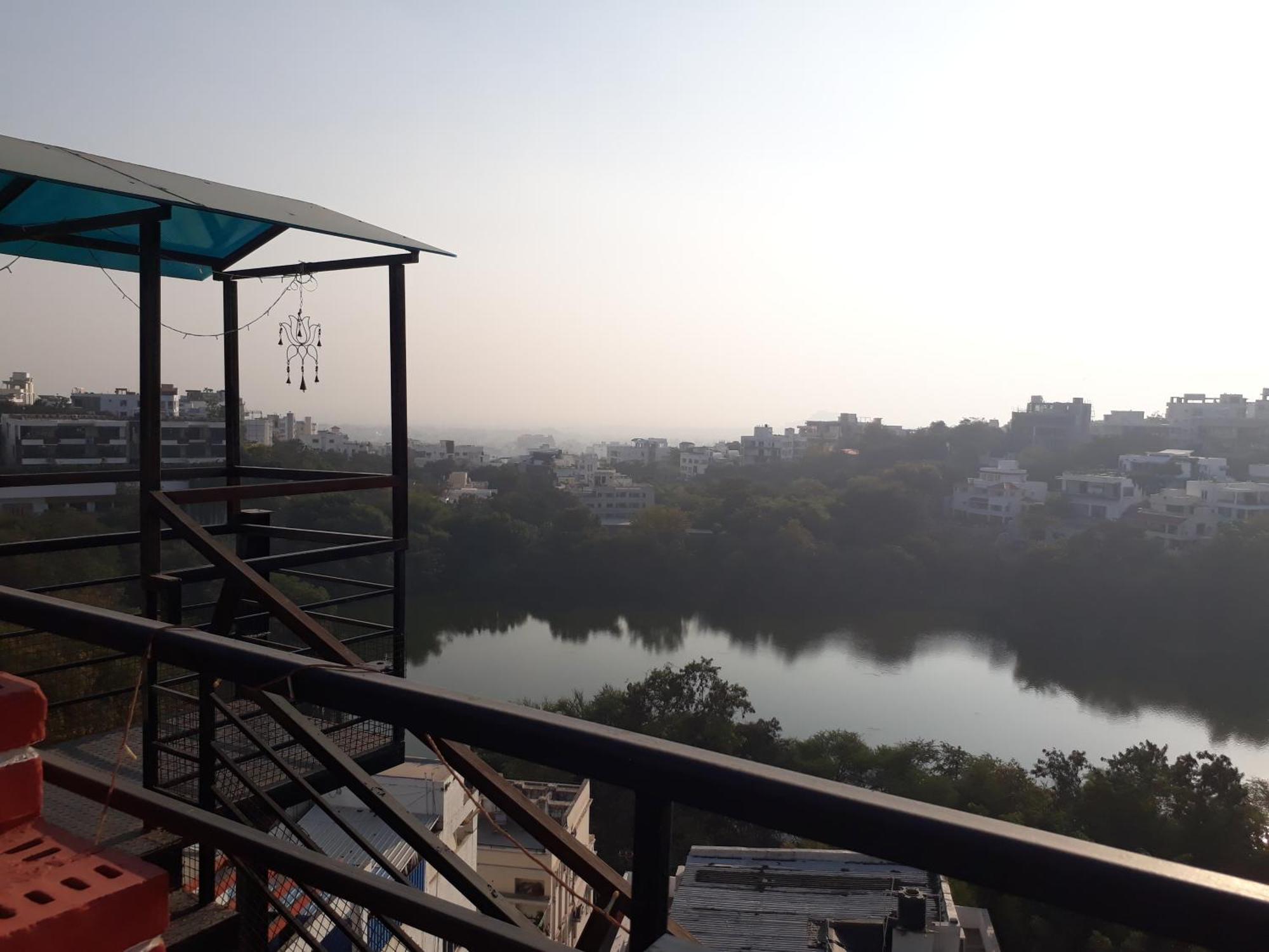 Hostel Lotus View Living By Three Peace Soup