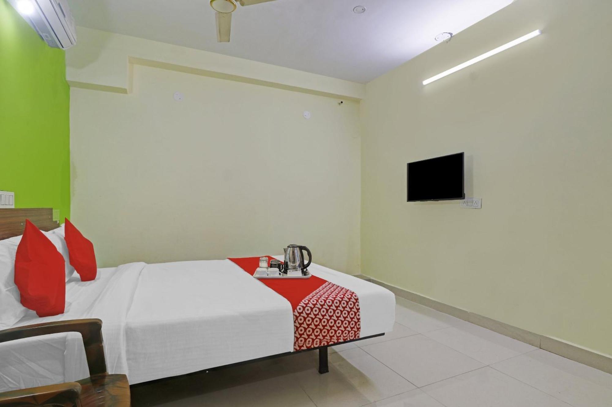 Hotel Super O Dk Reddy Square