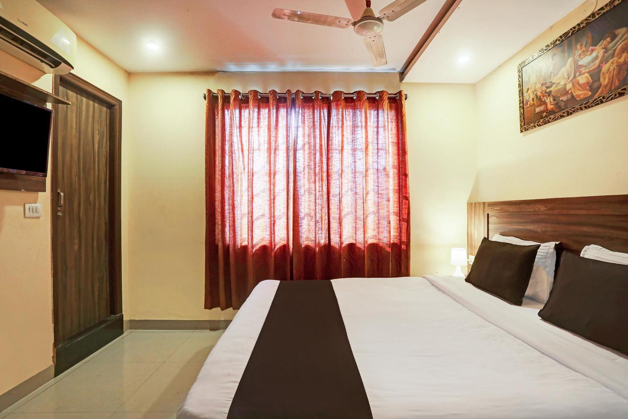 Super O Vaishnavi Hotel