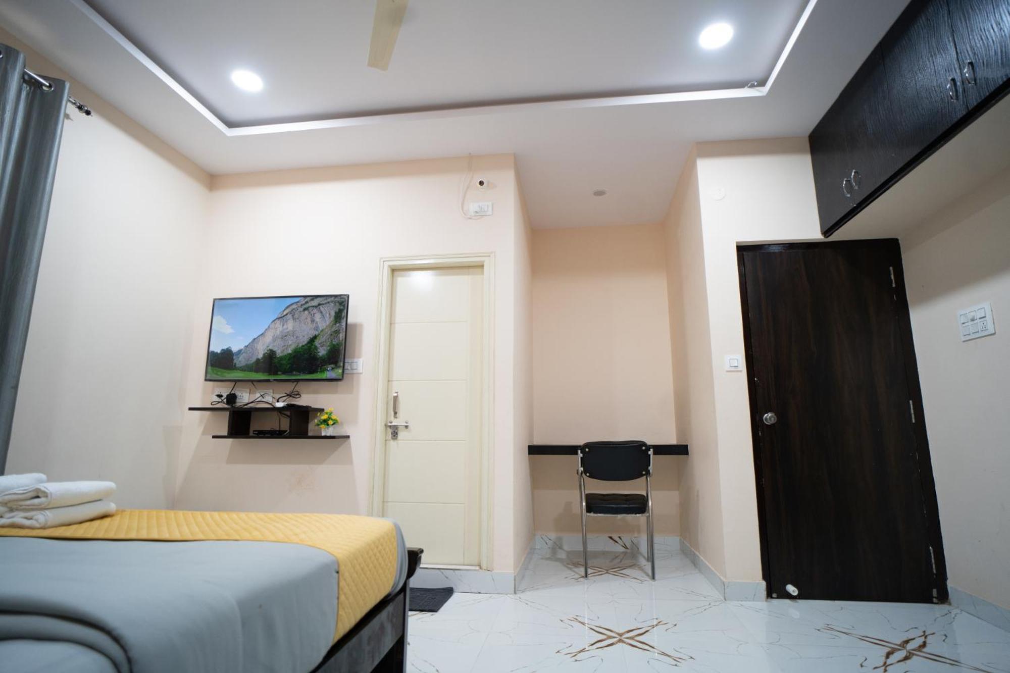 Hotel Yellow Bells Gachibowli