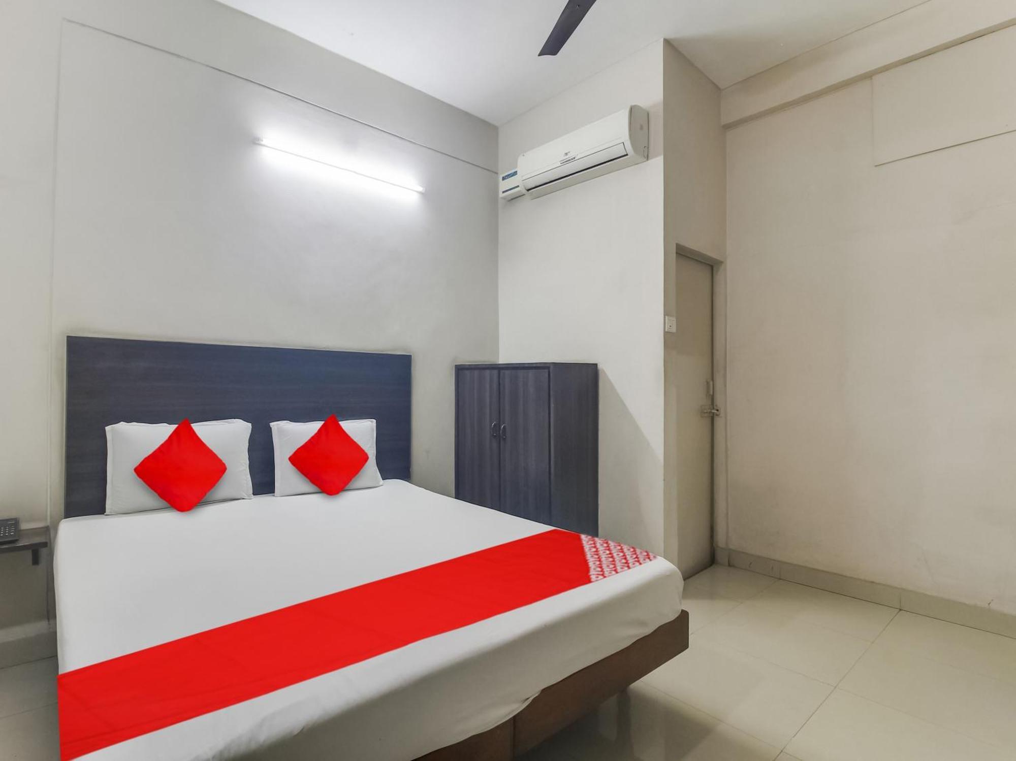 Hotel O Bharat 4*