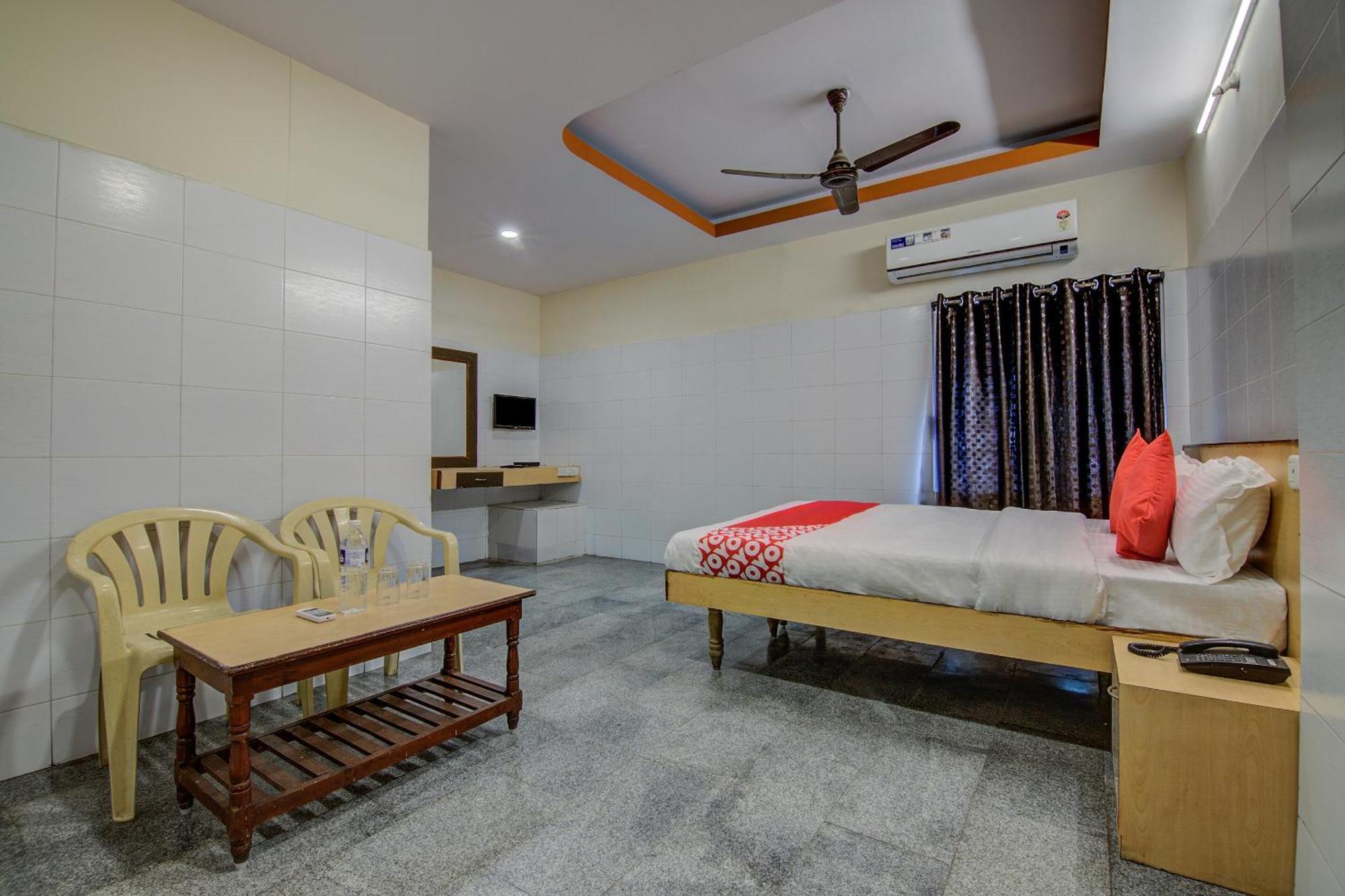 Hotel O Mayur's Residency Near Malkpet