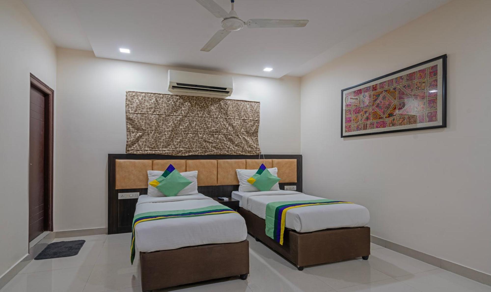 Treebo Emerald Hotel 3*