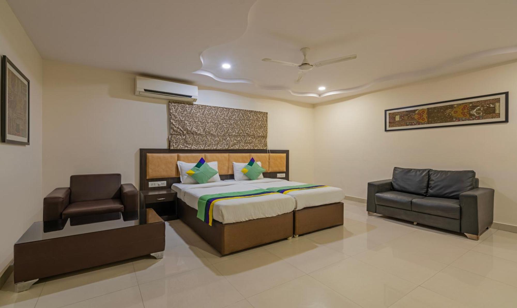 Treebo Emerald Hotel