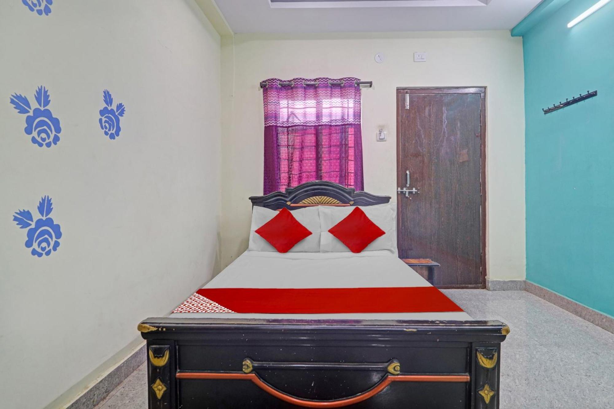 Hotel Oyo Flagship 81051 Sri Sai Manikanta Hyderabad
