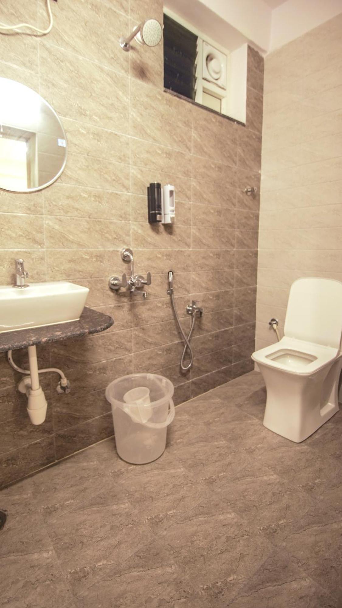 Radhe Hotel